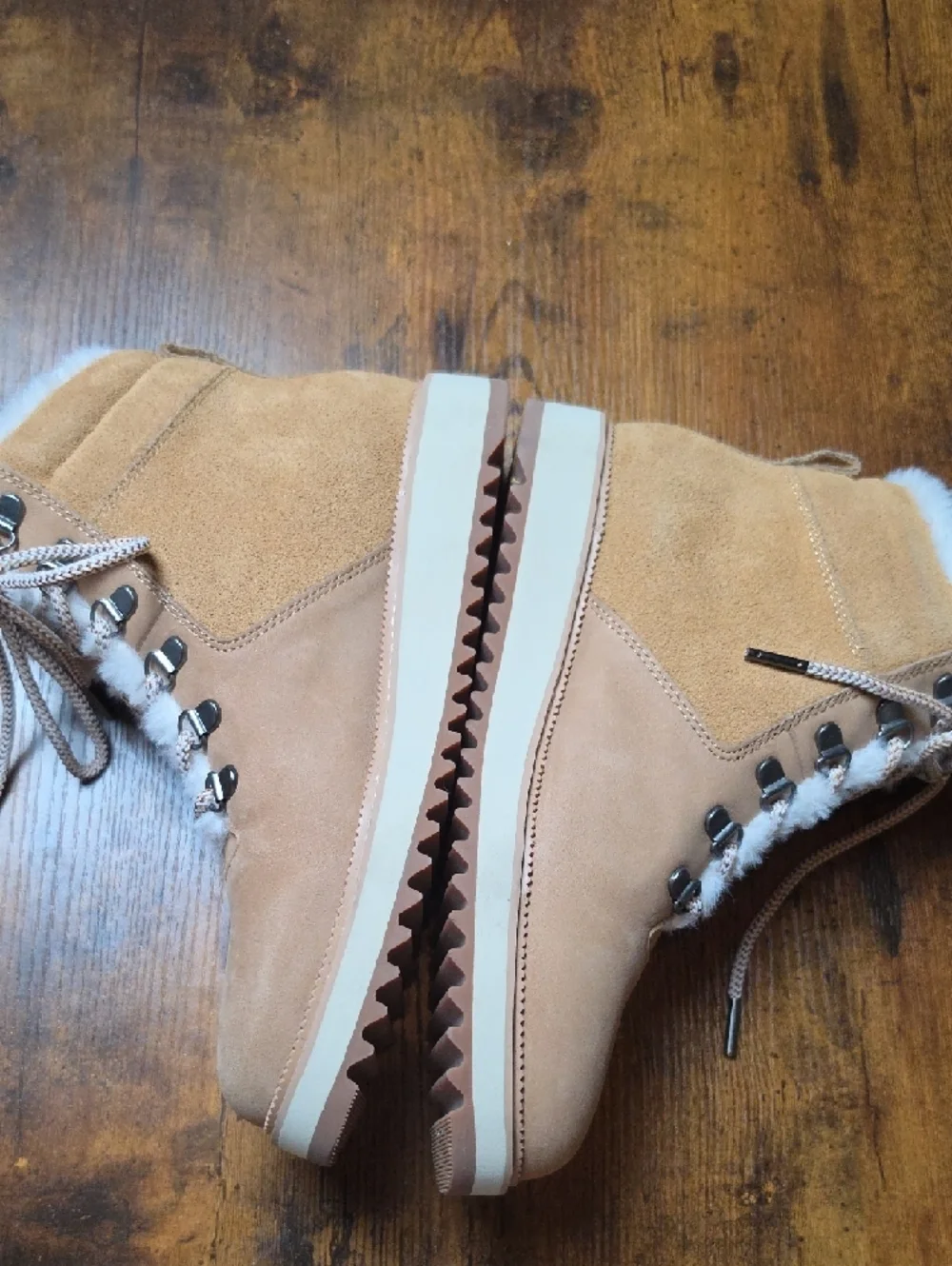 TOMS | Mojave‎ Tan Suede Leather Waterproof Winter Hiker Boots Gorpcore EUC | 9
